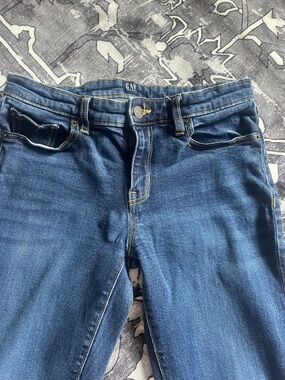 GAP Women’s Dark Blue Skinny Jeans - Classic Stretch